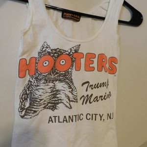 Hooters
